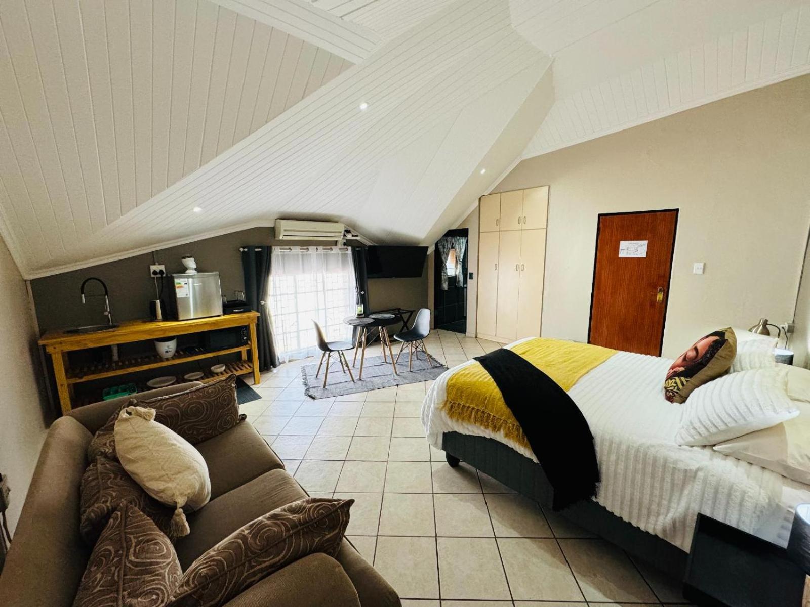 Echo Mountain Inn (Adults Only) Thabazimbi Room photo