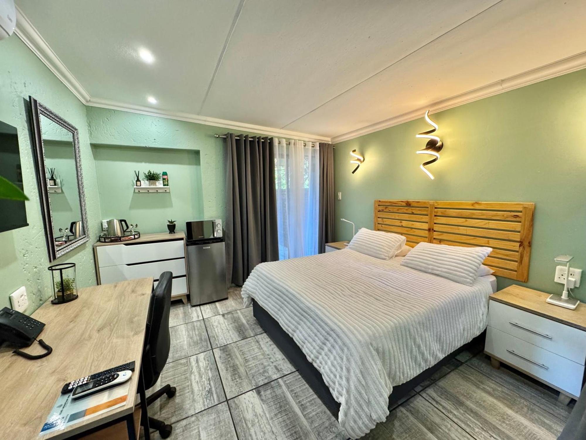 Echo Mountain Inn (Adults Only) Thabazimbi Exterior photo